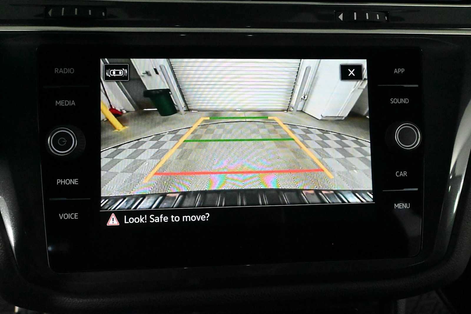 Certified 2023 Volkswagen Tiguan SE R-Line FWD image 5