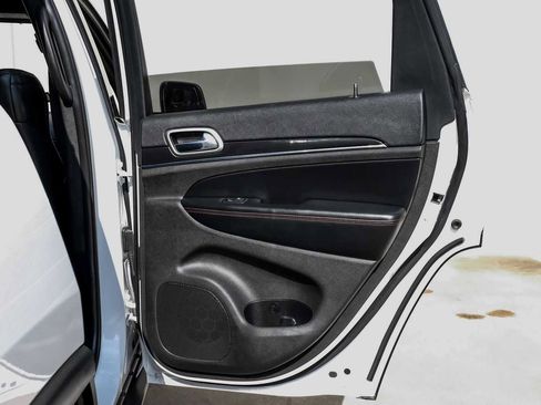 Used 2018 Jeep Grand Cherokee Trailhawk w/ Trailhawk Luxury Group image 47