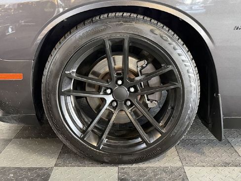 Used 2015 Dodge Challenger R/T image 26