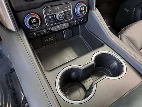 Used 2022 Chevrolet Tahoe Z71 w/ Luxury Package image 18