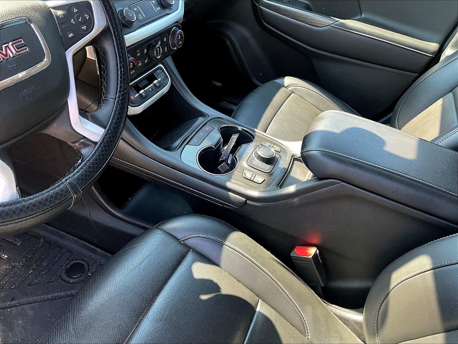 Used 2023 GMC Acadia SLT FWD image 18