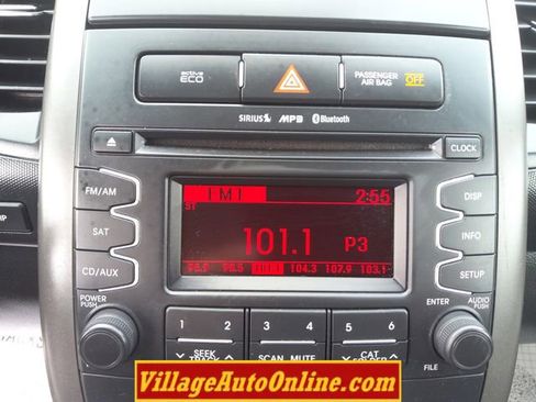 Used 2012 Kia Soul + FWD image 17