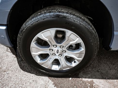 Used 2023 Ford F150 Platinum w/ FX4 Off-Road Package AWD/4WD image 9