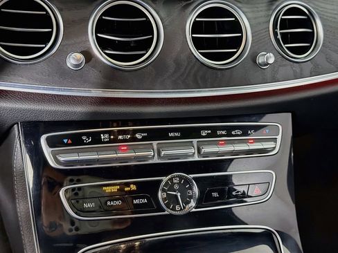 Used 2017 Mercedes-Benz E 300 image 19