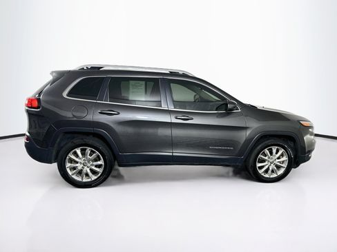 Used 2015 Jeep Cherokee Limited w/ Luxury Group AWD/4WD image 10