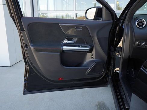 Certified 2022 Mercedes-Benz GLA 250 4MATIC image 17