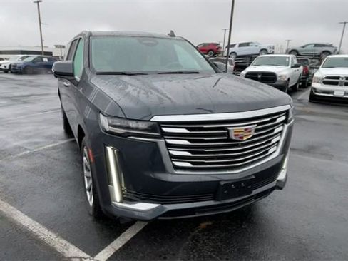 Used 2022 Cadillac Escalade ESV Premium Luxury Platinum image 4