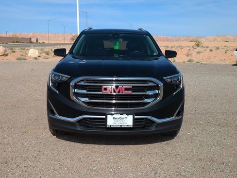 Used 2021 GMC Terrain SLT w/ LPO, Floor Liner Package image 9