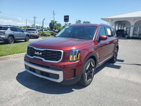 Used 2024 Kia Telluride S w/ S Sunroof Package FWD image 1
