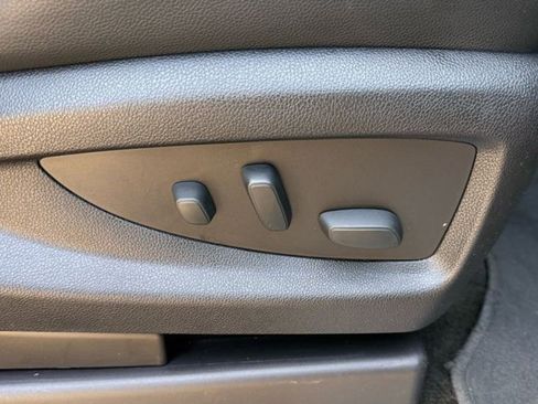 Used 2018 Chevrolet Suburban LT image 38