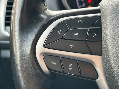 Used 2022 Jeep Grand Cherokee Laredo X image 31