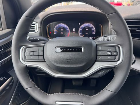 New 2025 Jeep Wagoneer Series II image 13
