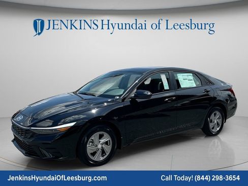 New 2026 Hyundai Elantra SE FWD image 11