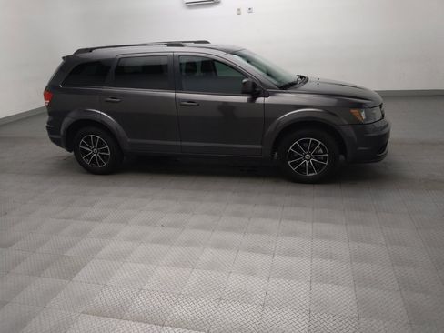 Used 2018 Dodge Journey SE w/ Popular Equipment Group FWD image 11