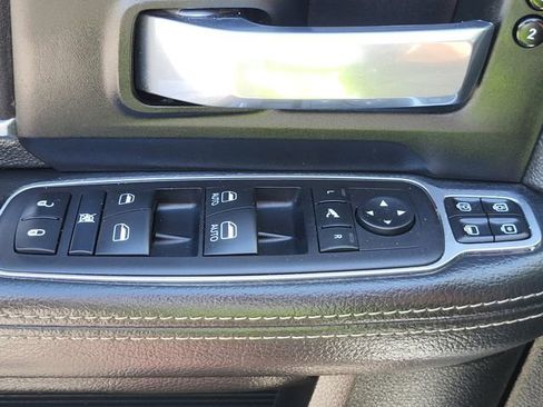 Used 2024 RAM 2500 Laramie AWD/4WD image 8