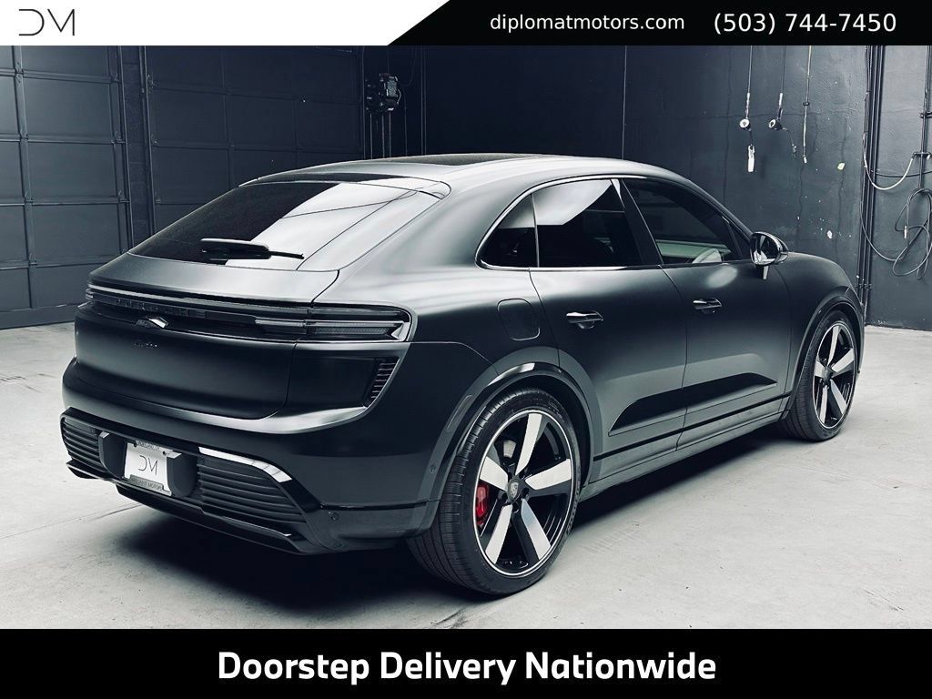 Used 2024 Porsche Macan Turbo Electric AWD/4WD image 7