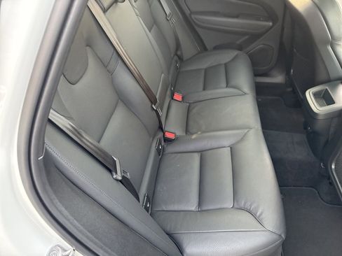 Used 2025 Volvo XC60 B5 Plus image 45