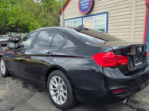 Used 2017 BMW 320i xDrive Sedan AWD/4WD image 10