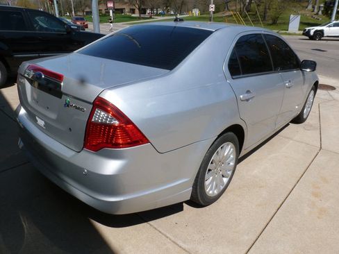 Used 2012 Ford Fusion Hybrid FWD image 2