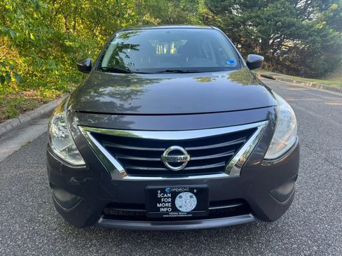Used 2015 Nissan Versa SV FWD image 2