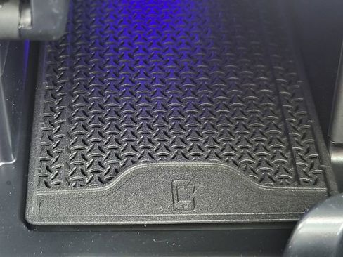 Used 2025 Mercedes-Benz C 300 4MATIC Sedan image 29