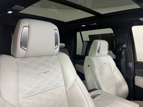 Used 2025 Cadillac Escalade Sport Platinum w/ LPO, Floor Liner Package AWD/4WD image 29