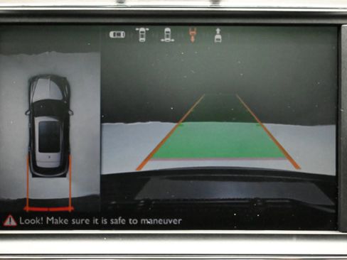 Used 2019 Bentley Bentayga image 25