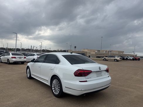 Used 2017 Volkswagen Passat 1.8T SE image 17
