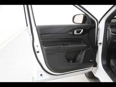 Used 2023 Jeep Compass High Altitude AWD/4WD image 4
