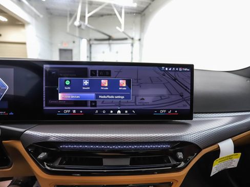 Used 2025 BMW 330i xDrive Sedan w/ Premium Package image 16