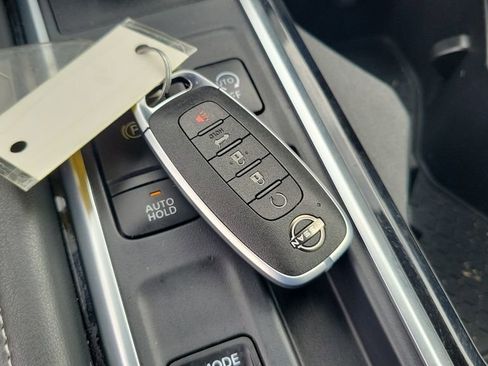 Used 2024 Nissan Pathfinder SL w/ Black Appearance Package FWD image 26