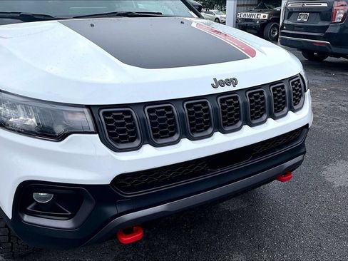 Used 2025 Jeep Compass Trailhawk AWD/4WD image 33