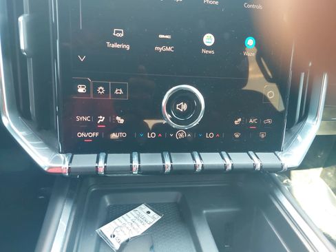 Used 2024 GMC Acadia Elevation w/ Luxury Package FWD image 23