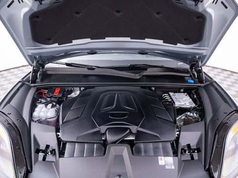 Certified 2025 Porsche Cayenne Coupe AWD/4WD image 33