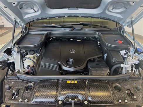 Certified 2025 Mercedes-Benz GLS 450 4MATIC image 33