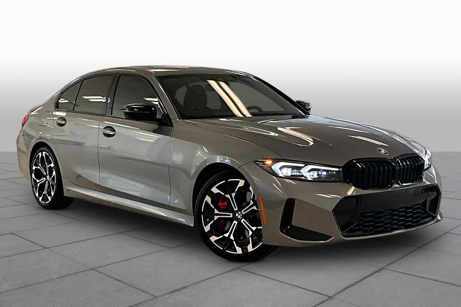 Used 2026 BMW 330i Sedan w/ M Sport Package RWD image 2