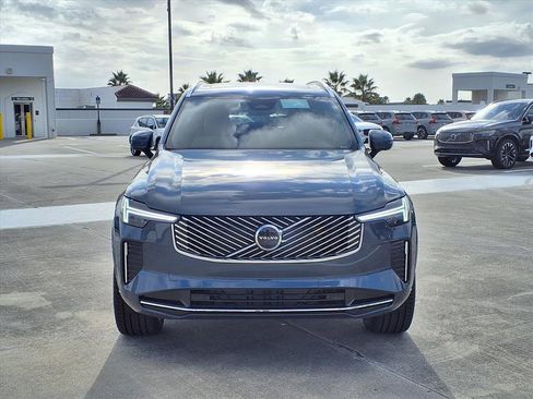New 2026 Volvo XC90 B6 Plus image 2
