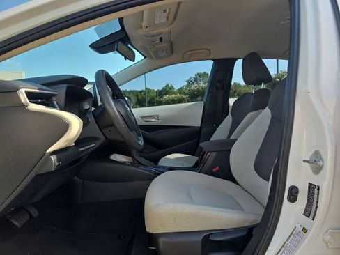 Used 2020 Toyota Corolla LE FWD image 14