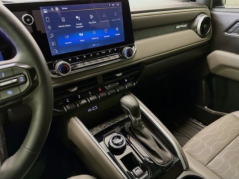 Used 2024 Chevrolet Colorado ZR2 w/ ZR2 Convenience Package III image 26