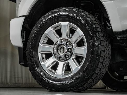 Used 2019 Ford F250 Platinum w/ Platinum Ultimate Package AWD/4WD image 57