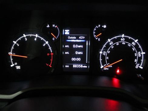 Used 2020 Toyota 4Runner SR5 image 17