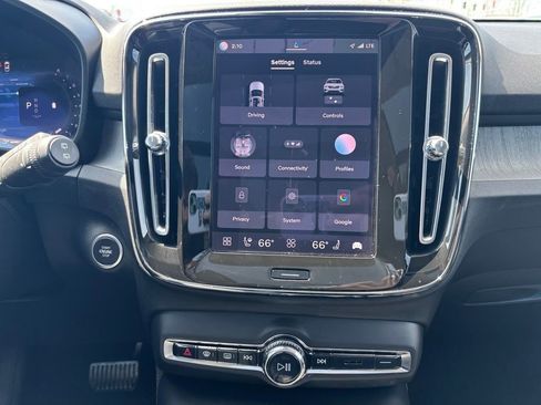 Certified 2023 Volvo XC40 B5 Plus w/ Driver Assist Package AWD/4WD image 15