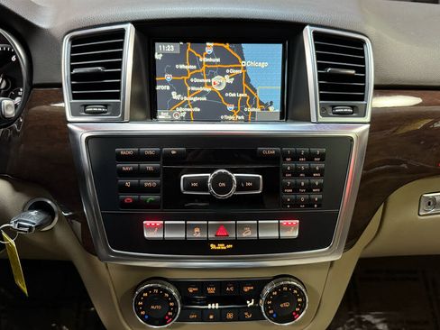 Used 2014 Mercedes-Benz ML 350 4MATIC w/ Premium 1 Package image 19