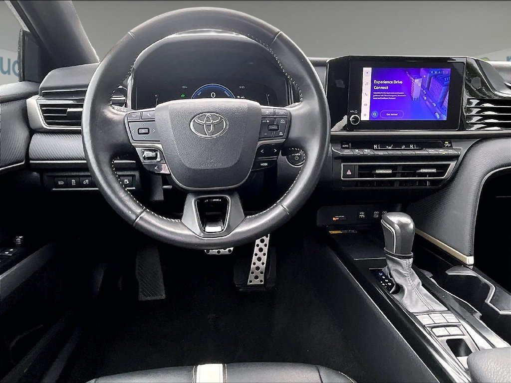 Used 2025 Toyota Camry SE FWD image 17