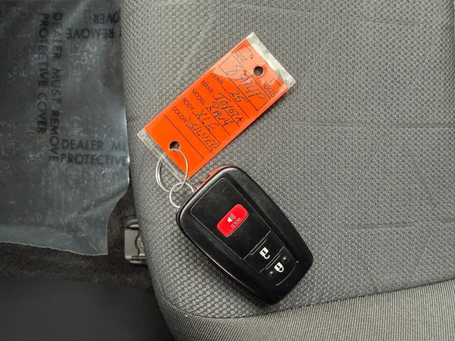 Certified 2025 Toyota RAV4 XLE AWD/4WD image 30