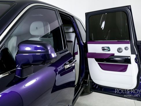 Used 2023 Rolls-Royce Cullinan image 17