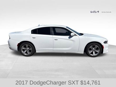Used 2017 Dodge Charger SXT w/ Navigation & Travel Group RWD image 9
