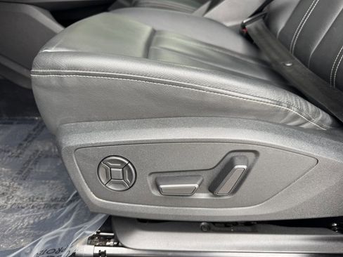 Used 2022 Audi Q4 e-tron Premium Plus w/ Premium Plus image 35