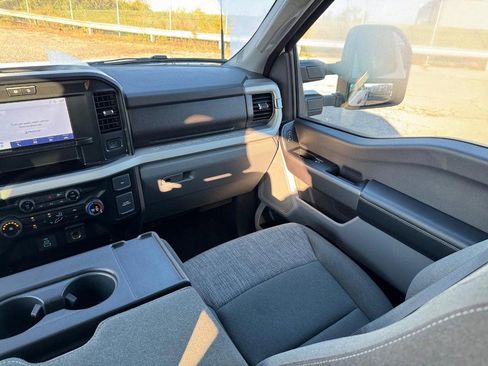 Used 2025 Ford F250 XLT w/ FX4 Off-Road Package image 15