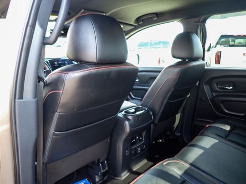 Used 2023 Nissan Titan PRO-4X w/ Pro-4x Convenience Package image 19